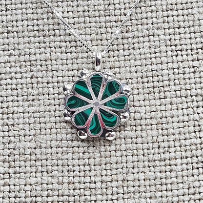 Malachite inlay flower pendant