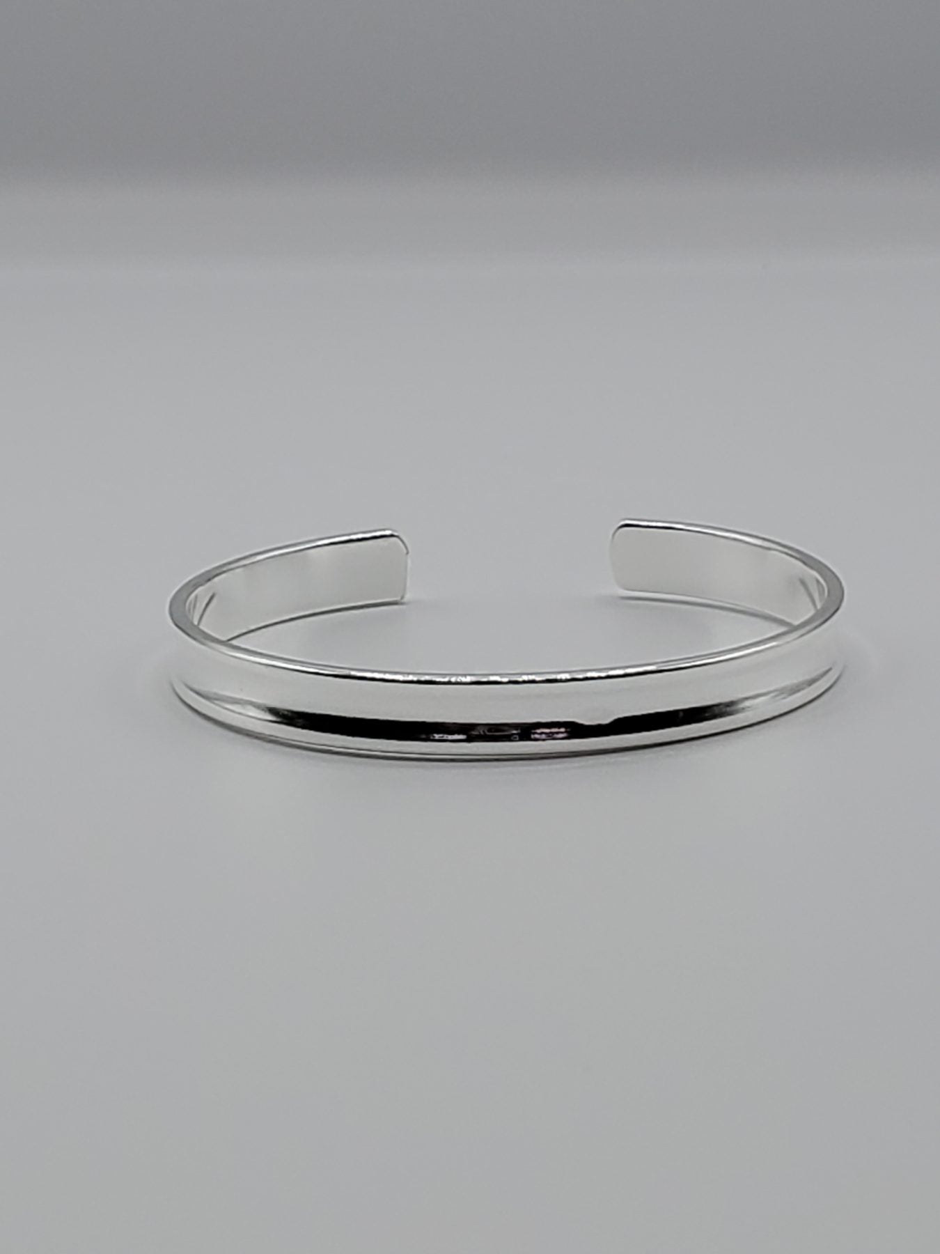 Retro Style .925 Sterling Silver Cuff Bracelet.