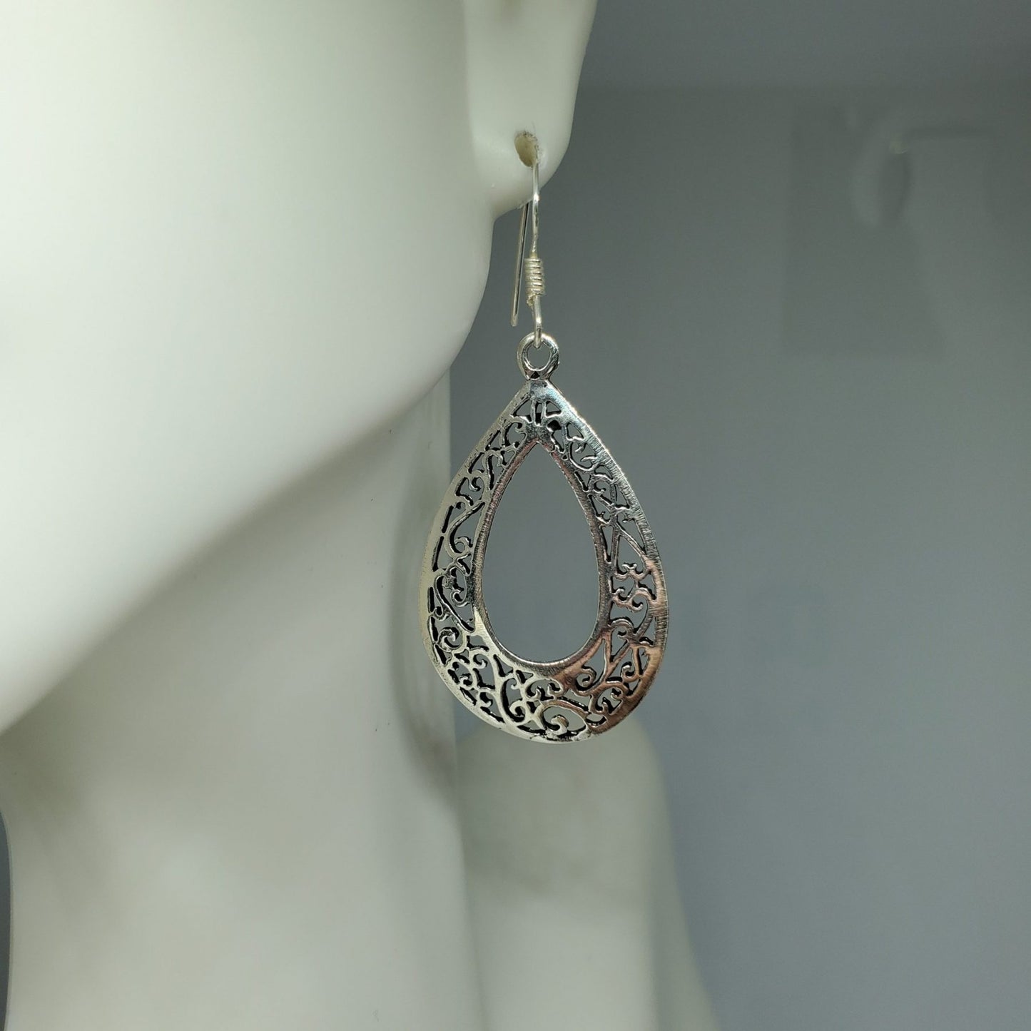 Filigree Disc Drop Dangle in .925 Sterling Silver.