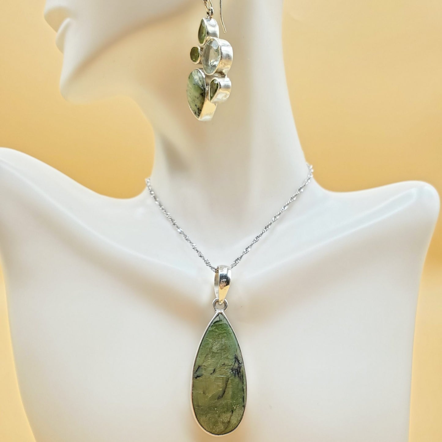 Green Seraphinite necklace, bracelet, and earring gift set.