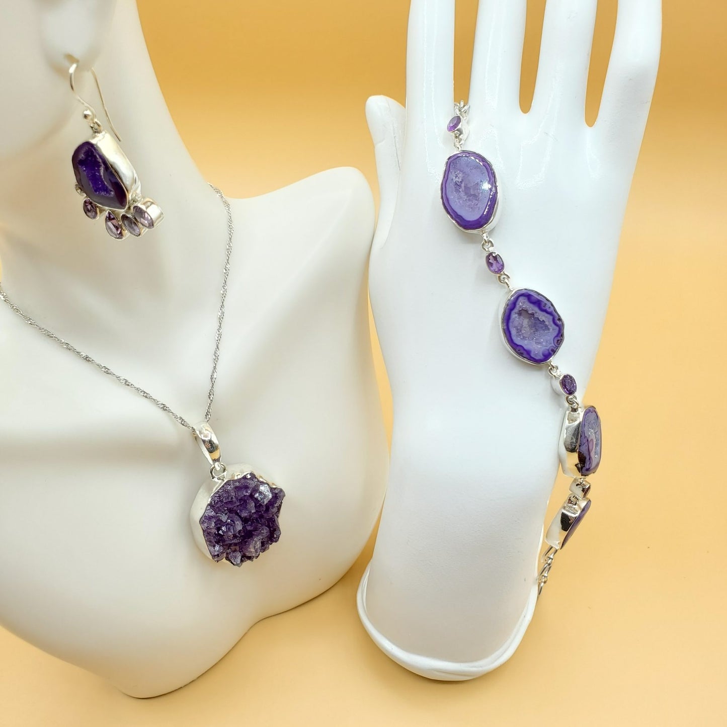 Amethyst Geo gift set with Amethyst gemstone accents.