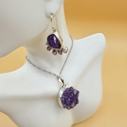 Amethyst Geo gift set with Amethyst gemstone accents.