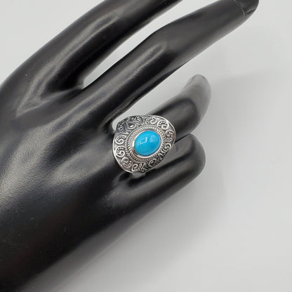 .925 Sterling Silver Ring with Turquoise Cabochon