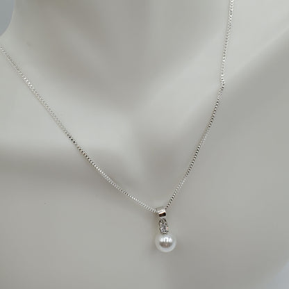 Delicate Genuine 3mm cultured pearl necklace