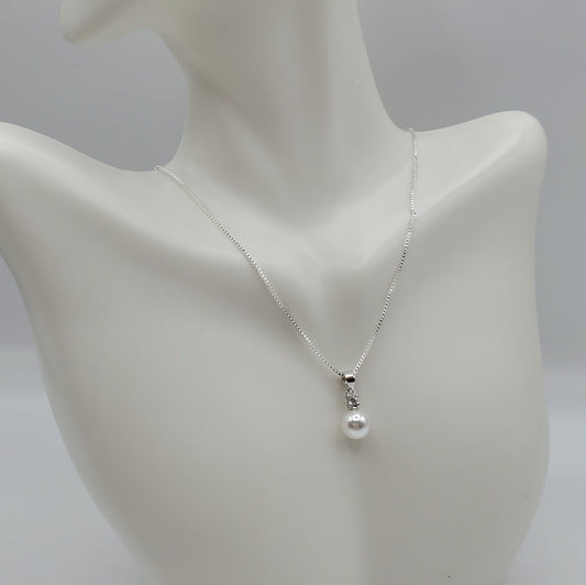 Delicate Genuine 3mm cultured pearl necklace