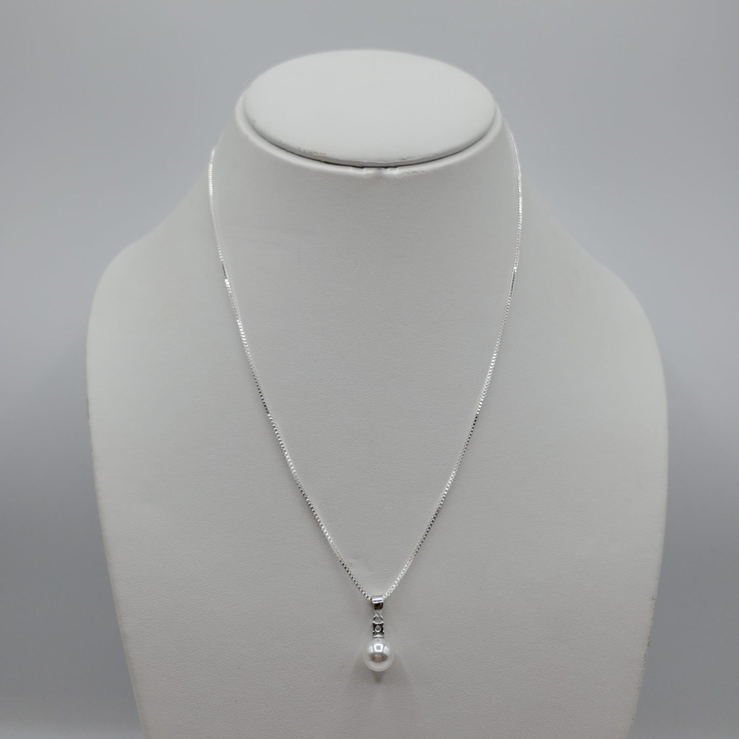 Delicate Genuine 3mm cultured pearl necklace