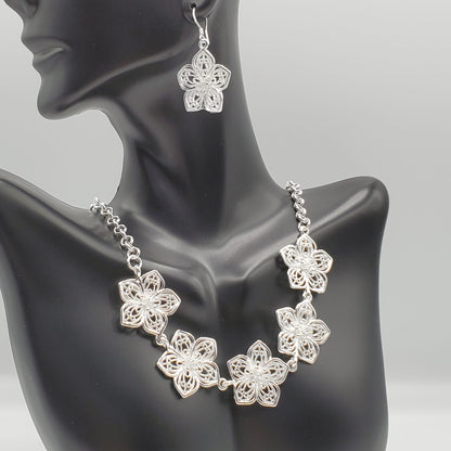 Vintage Style .925 Sterling Silver Hawaiian Flower Necklace and Earrings Set.