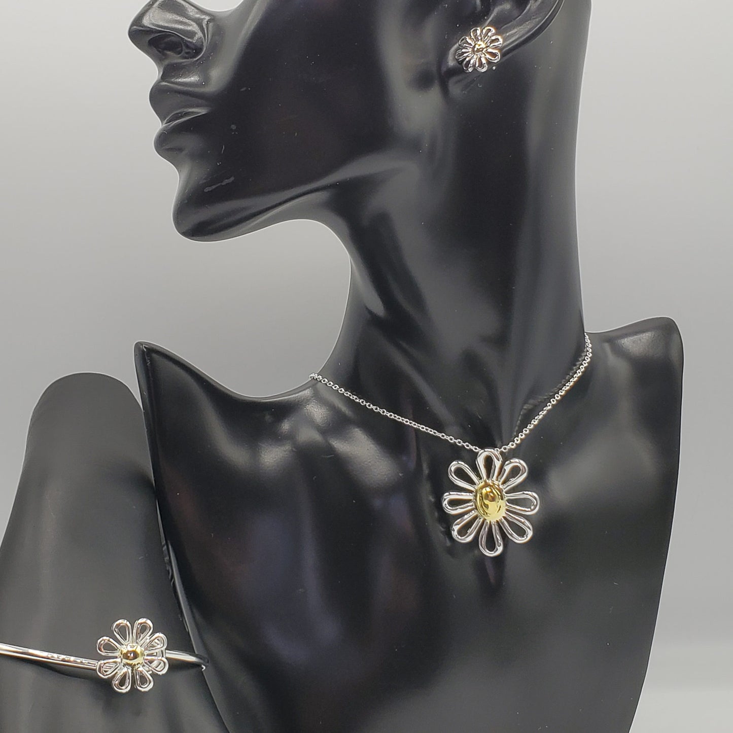 .925 Sterling Silver Summer Fun Daisy Flower Necklace set