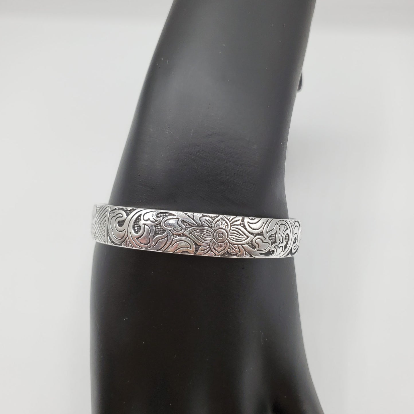 .925 Sterling Silver Lotus Flower Cuff Bracelet