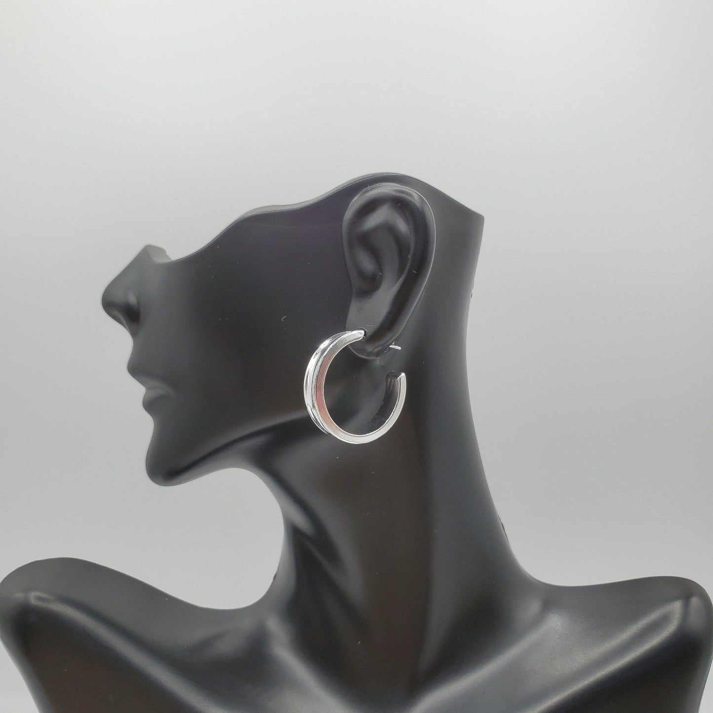 .925 Sterling Silver ridged hoop earring