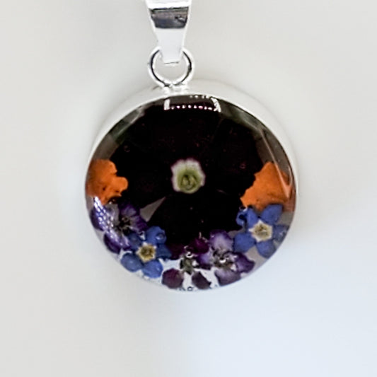 Resin pendant with large burgundy daisy