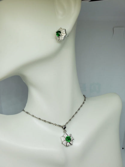 Crown Emerald Earring and Necklace Gift Set