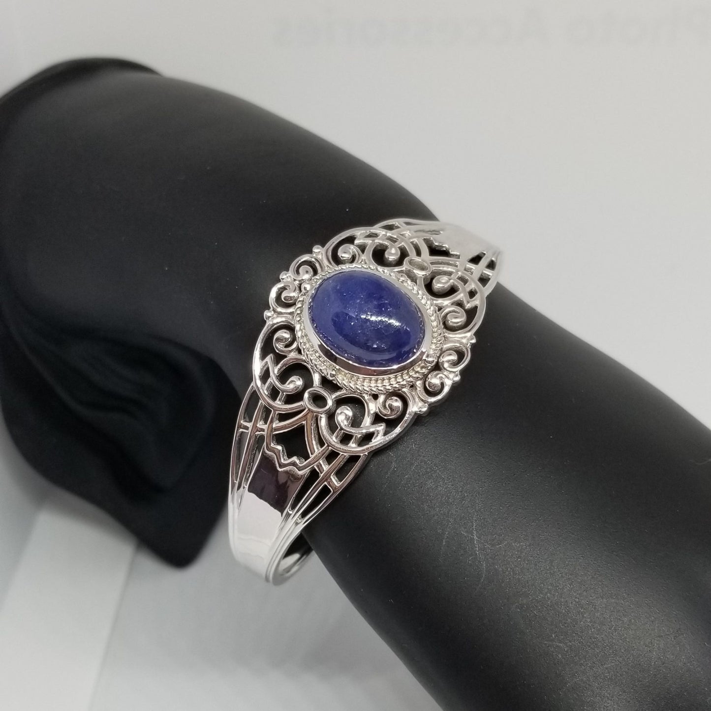 Tanzanite Cabochon .925 Silver Bracelet