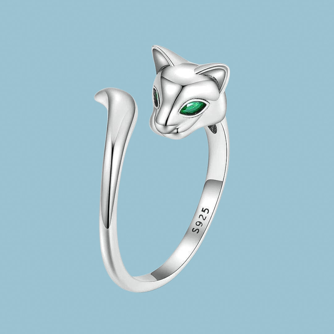 Sterling Silver Cat ring with emerald eyes