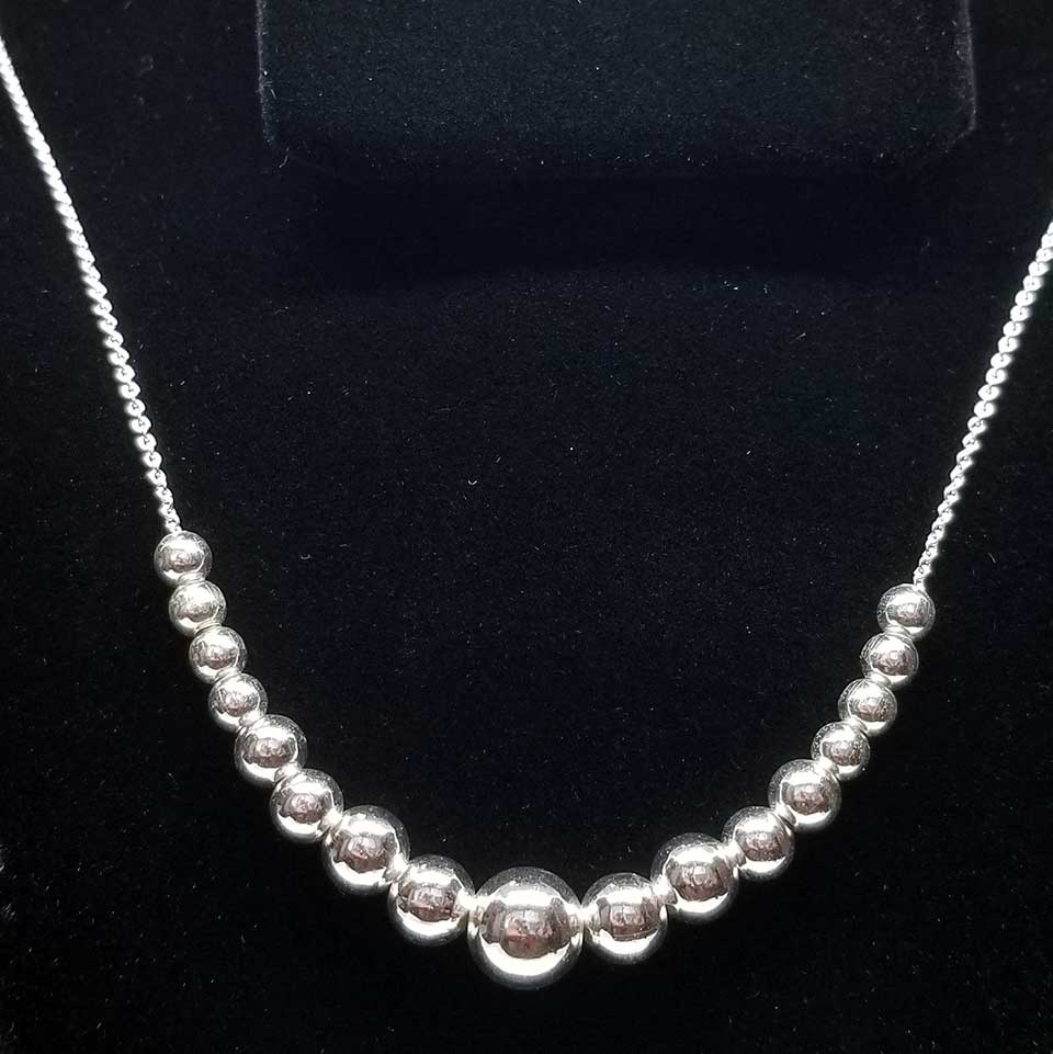 .925 Sterling Silver Graduated Pearl Necklace